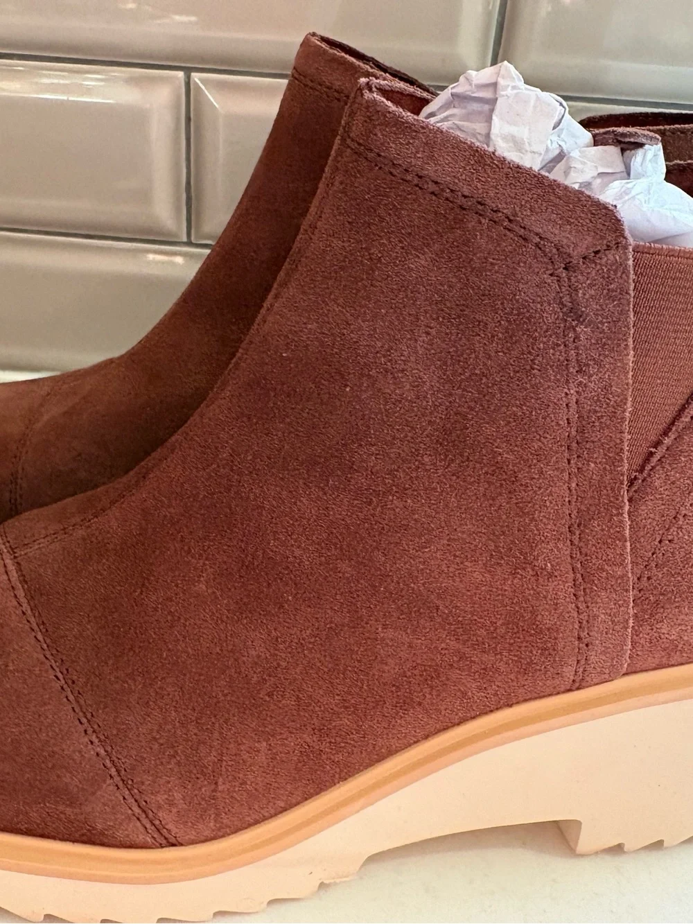 TOMS Maude Round Toe Wedge Chelsea Booties Womens Brown Casual Boots Size 9.5